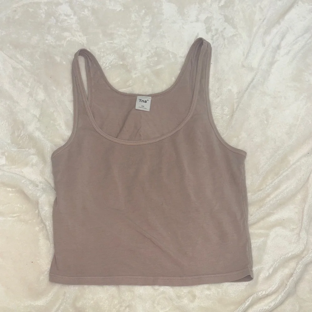 Aritzia TNA tank top - Picture 2 of 3